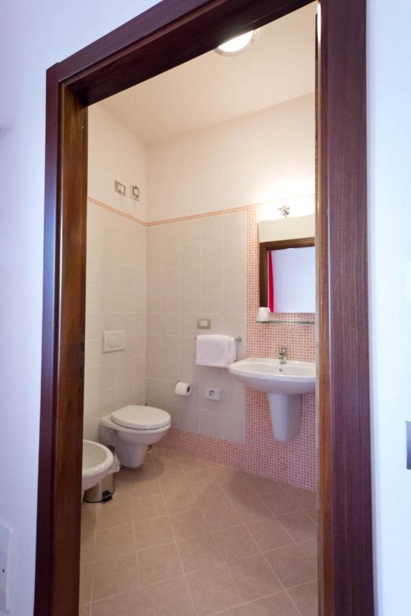 Hotel Donnini Asyż Zewnętrze zdjęcie