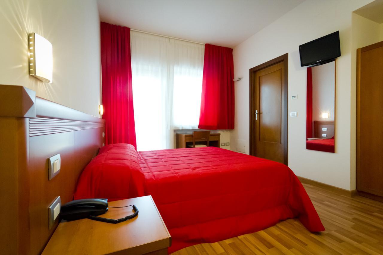 Hotel Donnini Asyż Zewnętrze zdjęcie