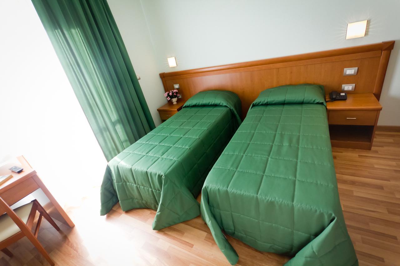 Hotel Donnini Asyż Zewnętrze zdjęcie