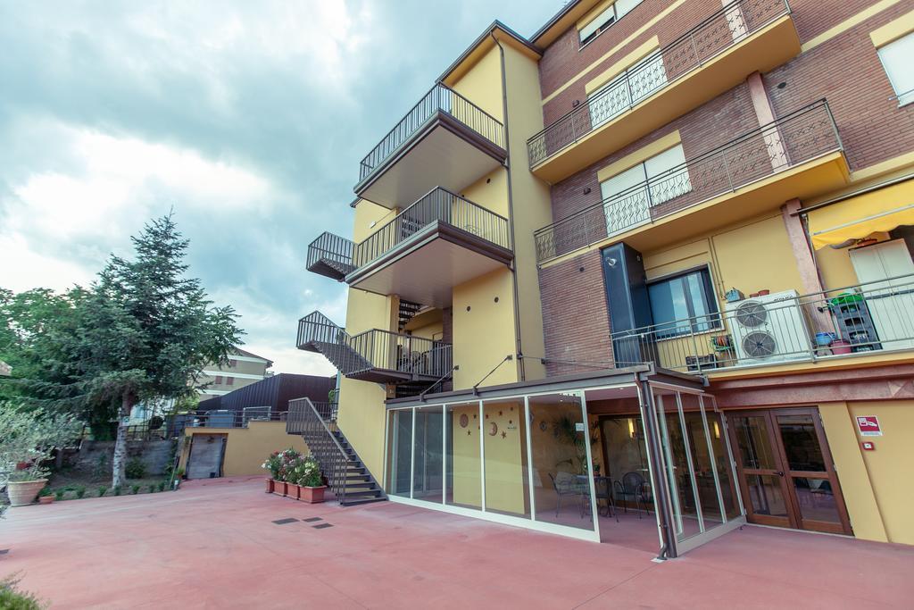 Hotel Donnini Asyż Zewnętrze zdjęcie